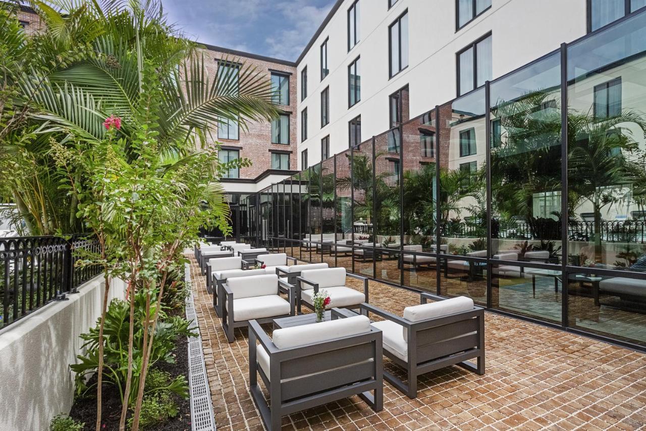 Hotel Haya Tampa Bagian luar foto