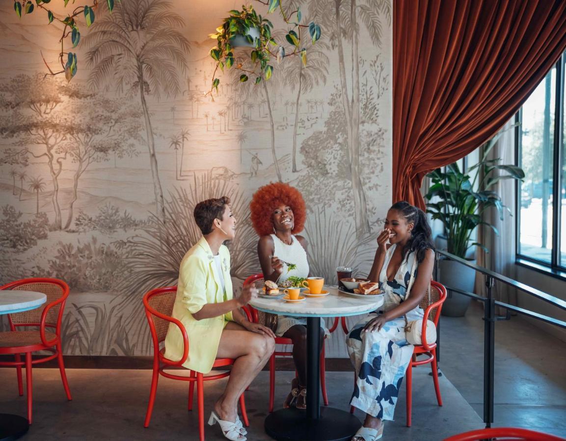 Hotel Haya Tampa Bagian luar foto