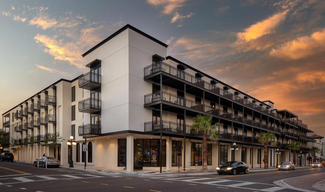 Hotel Haya Tampa Bagian luar foto