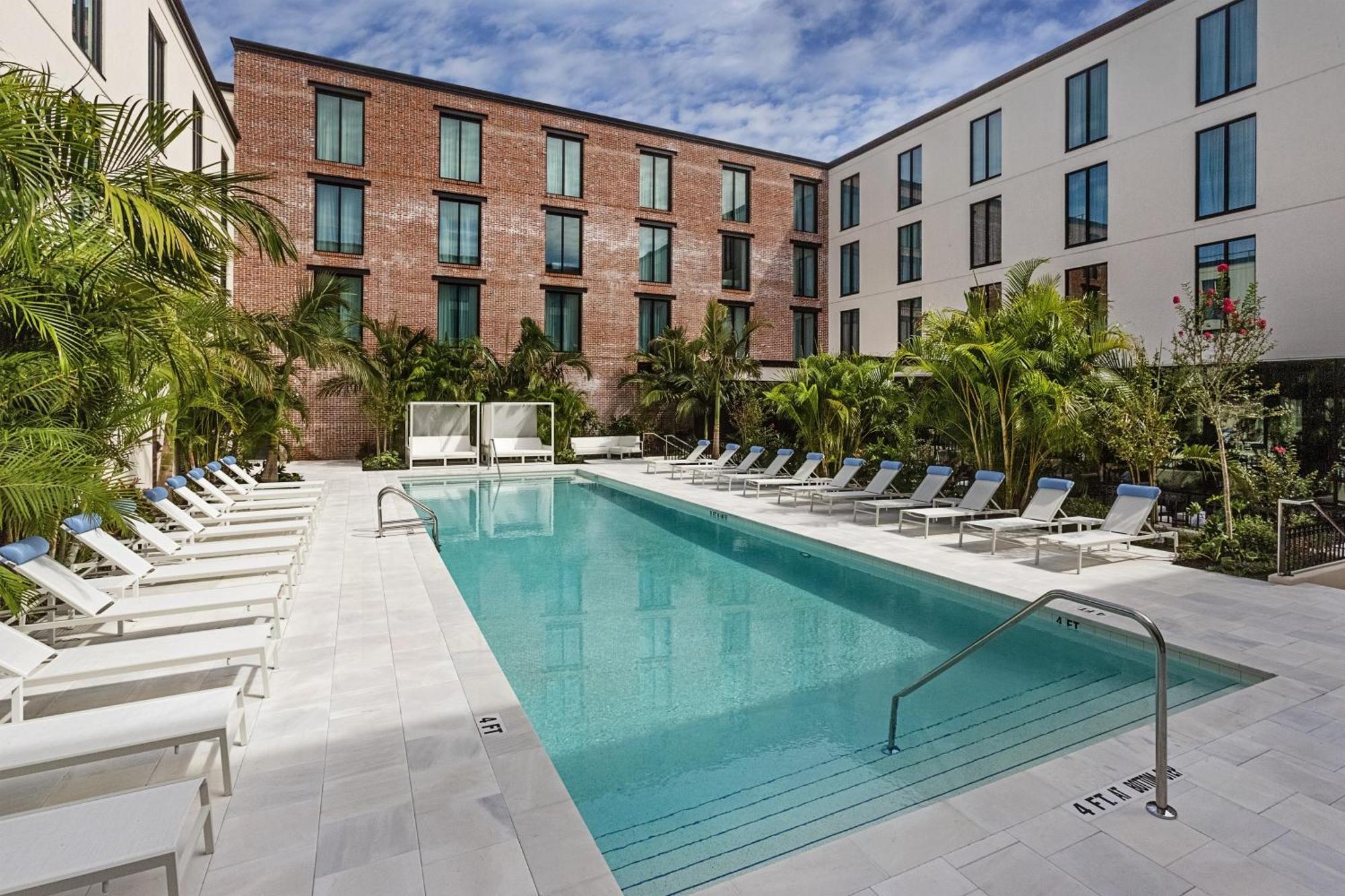 Hotel Haya Tampa Bagian luar foto